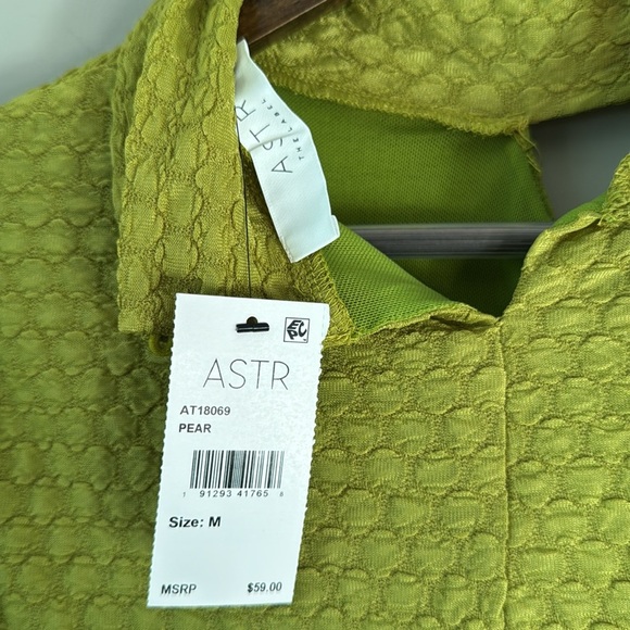 ASTR THE LABEL TEXTURED CUTOUT LONG SLEEVE TOP SIZE MEDIUM PEAR GREEN - Picture 5 of 7